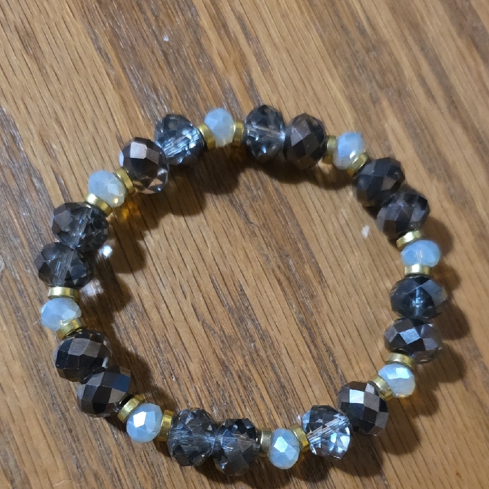 Black and Gold Glass Faceted Beaded Bracelet